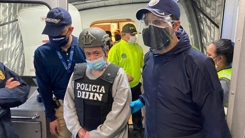 Hernan Giraldo Serna bị bắt ngay tại sân bay El Dorado ở Bogota, Colombia sau khi bị trục xuất từ Mỹ hôm 25-1-2021 Hernan Giraldo Serna bị bắt ngay tại sân bay El Dorado ở Bogota, Colombia sau khi bị trục xuất từ Mỹ hôm 25-1-2021