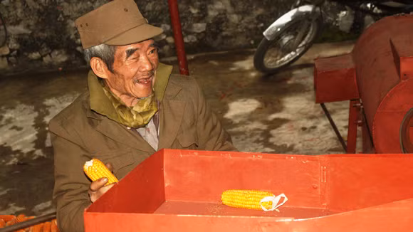 “Cụ” kỹ sư chân đất ảnh 2