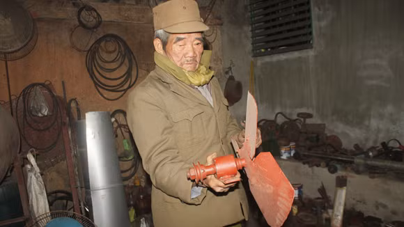 “Cụ” kỹ sư chân đất ảnh 1