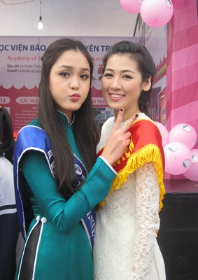 20.000 học sinh tham gia ngày hội hướng nghiệp năm 2013 ảnh 6