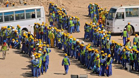 Chấn động: Hơn 400 công nhân bỏ mạng vì World Cup! ảnh 1