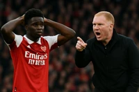 Huyền thoại MU mỉa mai Arsenal