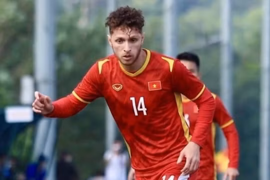 HLV Kim Sang-sik có nhân tố mới, hàng công tuyển Việt Nam tăng sức công phá