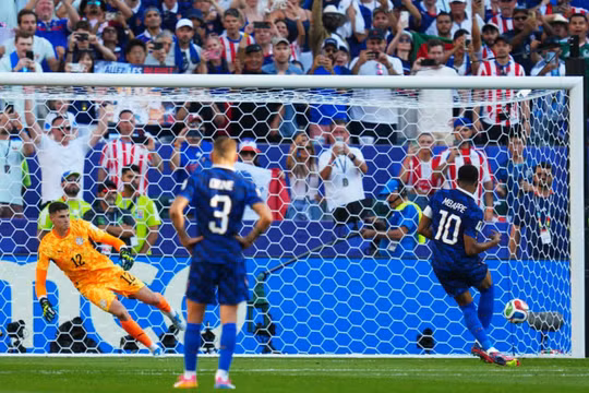 Video Mbappe ghi bàn duy nhất đưa Pháp vào tứ kết