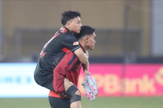 HLV Kim Sang-sik liên tiếp nhận tin dữ trước trận tuyển Việt Nam gặp Malaysia