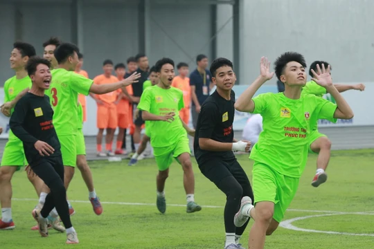 Nghẹt thở hạ Tân Lập, trường Phúc Thọ vào top 16