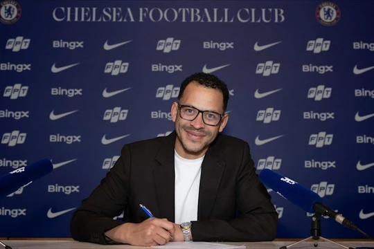 HLV Liam Rosenior: "Tôi đến Chelsea để chiến thắng"
