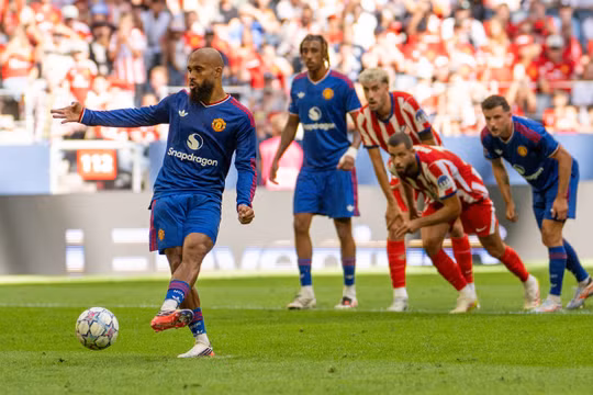 MU ngược dòng hạ Atletico Madrid, Mbeumo rực sáng với cú đúp