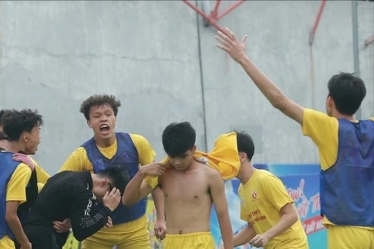 Thắng sít sao, THPT Marie Curie MĐ thẳng tiến vòng 1/8