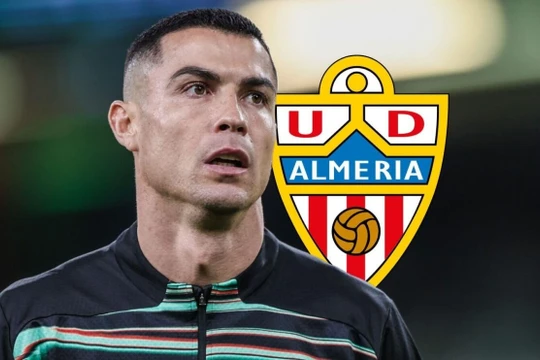 Ronaldo trở lại Tây Ban Nha để làm... ông chủ