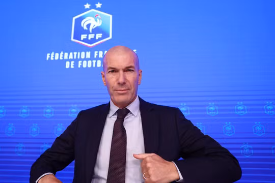 Zinedine Zidane chính thức dẫn dắt tuyển Pháp