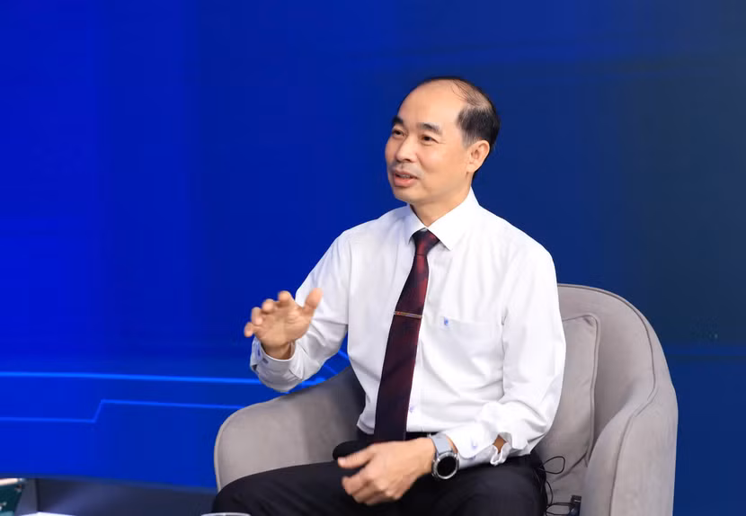nguyen-dinh-hung1.jpg