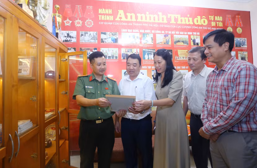 ban-tuyen-giao2.jpg
