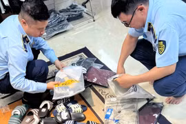 Quản lý thị trường Hà Nội bắt giữ hàng nghìn sản phẩm giả mạo nhãn hiệu nổi tiếng | ATV ngày 12/5/2026
