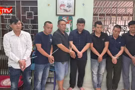 Bắt giữ nhóm đối tượng đánh bạc dưới hình thức xóc đĩa 