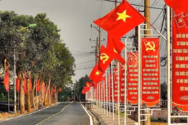 Hát Môn kêu gọi chuyên gia, doanh nghiệp hiến kế phát triển kinh tế!