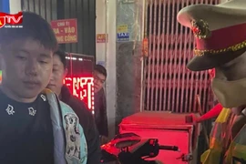 Chặn xe Airblade không biển số lúc nửa đêm, CSGT phát hiện điều bất thường của thanh niên 