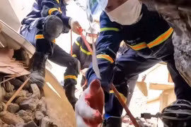 Không bỏ lỡ bất cứ chi tiết nhỏ nào, nuôi hy vọng tìm thấy nạn nhân ở Venezuela