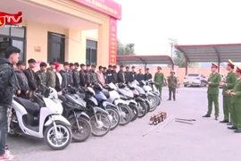 Giữa đêm gọi “viện binh” mang hung khí đi hỗn chiến