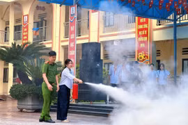 Trang bị kỹ năng phòng chống cháy nổ, đuối nước cho trẻ em dịp nghỉ hè