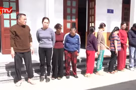 Đột kích sới xóc đĩa lưu động “ẩn” sâu trong rừng