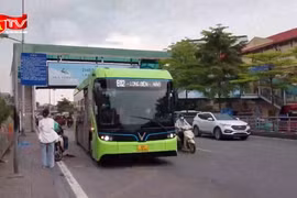 Hà Nội đổi toàn bộ vé tháng giấy sang vé điện tử 