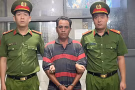 Tạm giữ kẻ tấn công CSGT để “giải vây” anh trai say xỉn | ATV ngày 13/5/2026