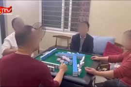 Phát hiện sòng mạt chược của người nước ngoài “núp” trong nhà hàng