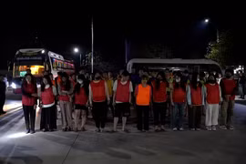 Di lý 55 đối tượng trong đường dây lừa đảo công nghệ cao xuyên quốc gia về Việt Nam | ATV ngày 15/4/2026