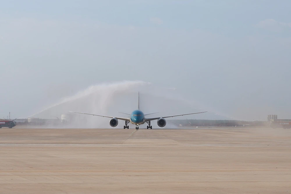 Sân bay Long Thành đón tàu bay thương mại đầu tiên 