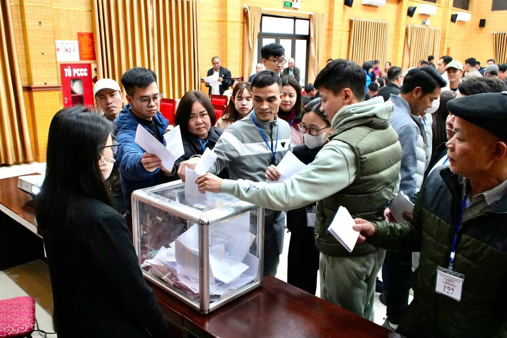 Đấu giá hàng chục thửa đất tại Tây Phương, giá trúng cao nhất gần 165 triệu đồng/m2