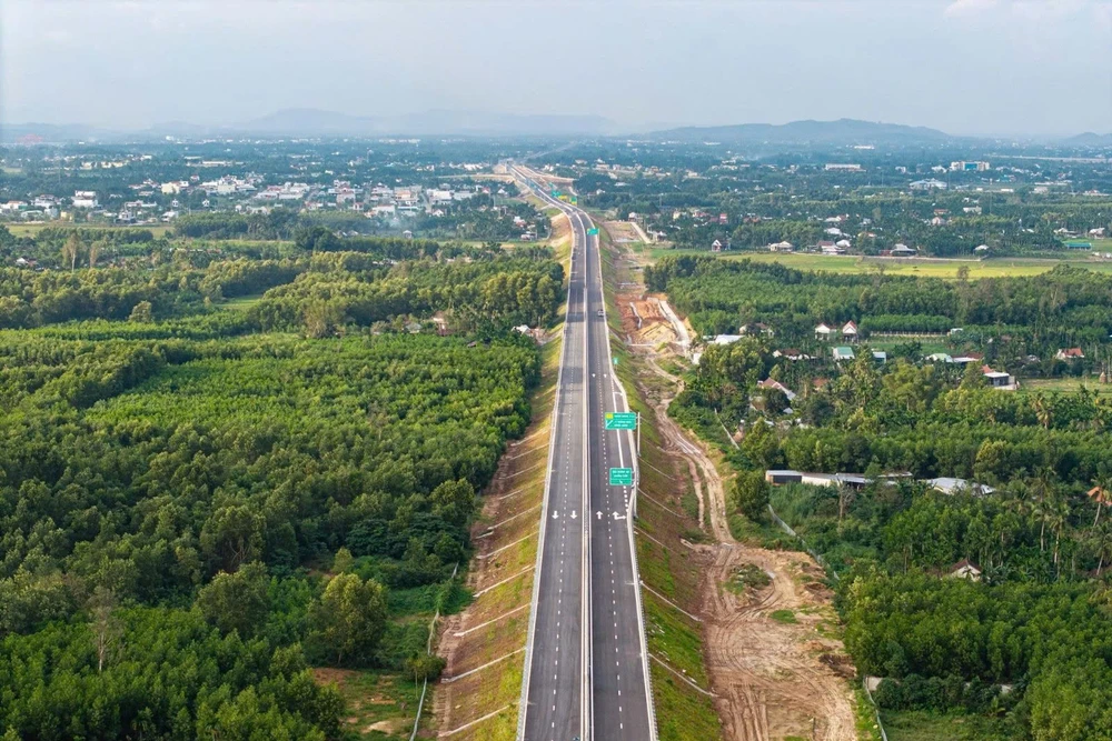 Cần khoảng 500.000 tỷ đồng để mở rộng, hoàn chỉnh 2.800km cao tốc