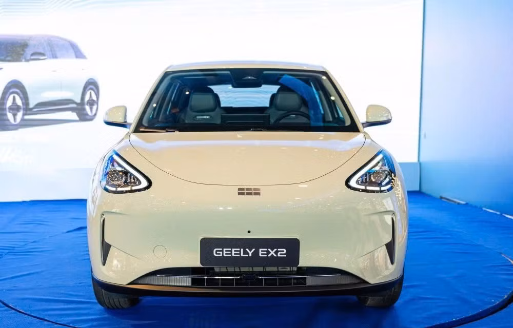 Xe điện, xăng lai điện Trung Quốc đổ bộ thị trường: Trạm sạc vẫn là điểm nghẽn 