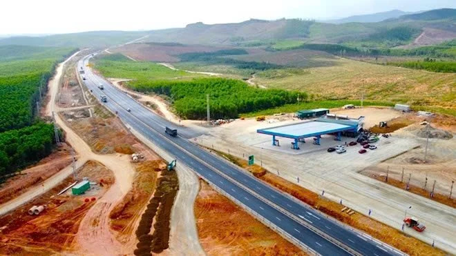 Cao tốc Bắc- Nam vẫn chưa đủ trạm dừng nghỉ phục vụ nhân dân dịp Tết Nguyên đán