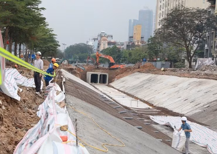 Thông tuyến kỹ thuật dự án đường thoát nước khu đô thị Tây Hồ Tây dịp 30-4