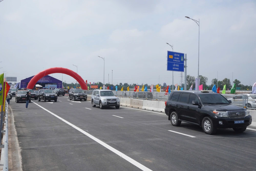 Cao tốc Cần Thơ- Hậu Giang cho xe lưu thông từ 9h sáng nay 