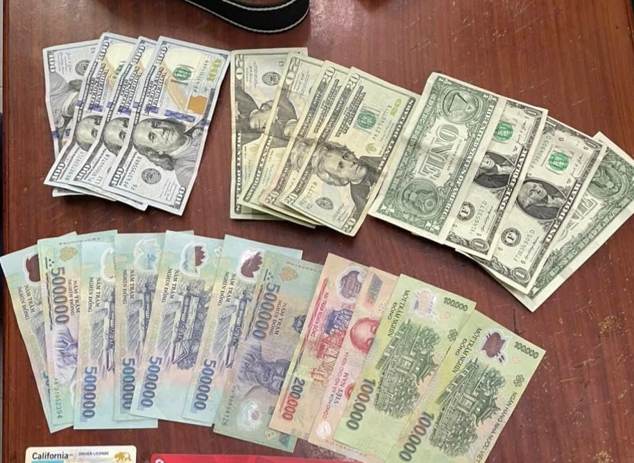 Đầu năm mới khách đi tàu liên tiếp bỏ quên tiền mặt, tài sản giá trị lớn