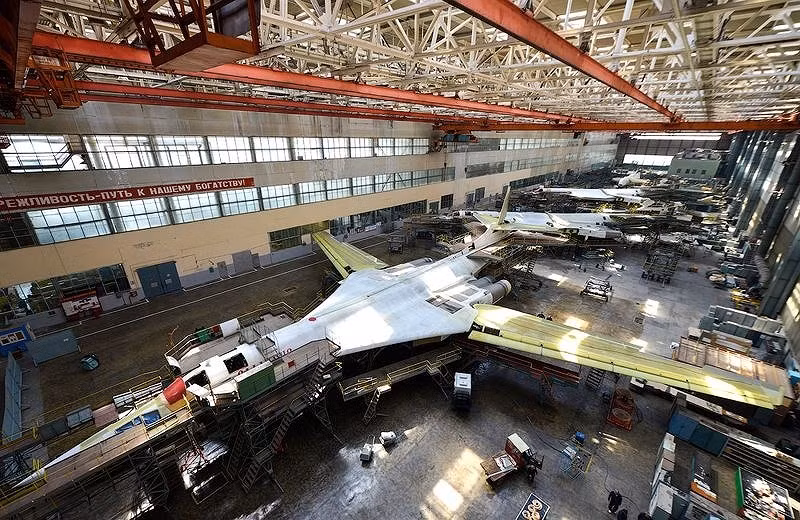 Các khung thân của máy bay Tu-160