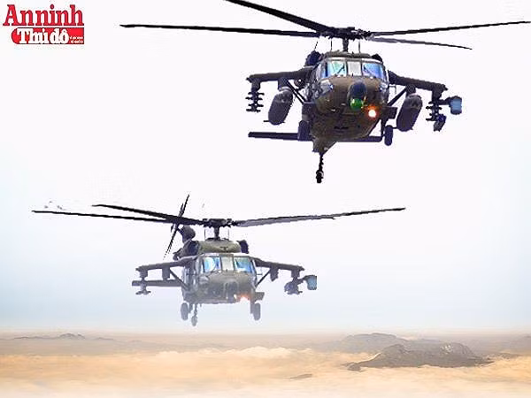 UH-60 được trang bị các thiết bị điện tử tiên tiến có khả năng và tính năng hoạt động ưu việt như hệ thống định vị toàn cầu GPS, hệ thống này giúp UH-60 có thể đổ quân chính xác hoặc vận chuyển vũ khí tới trận địa.