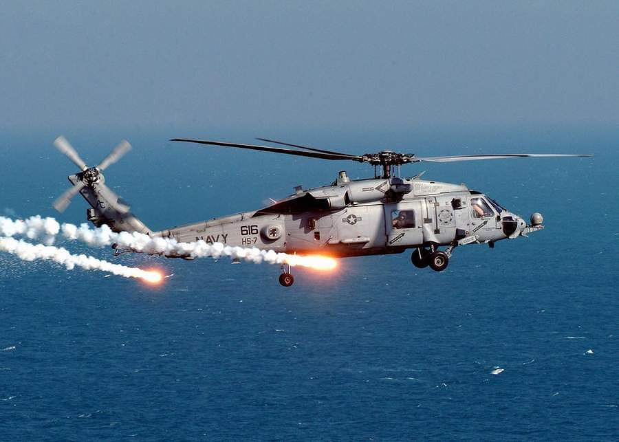 Hoạt động bền bỉ, dễ sử dụng và bảo trì, UH-60 Black Hawk được coi là một trong những trực thăng tốt nhất của quân đội Mỹ. Hoạt động bền bỉ, dễ sử dụng và bảo trì, UH-60 Black Hawk được coi là một trong những trực thăng tốt nhất của quân đội Mỹ.