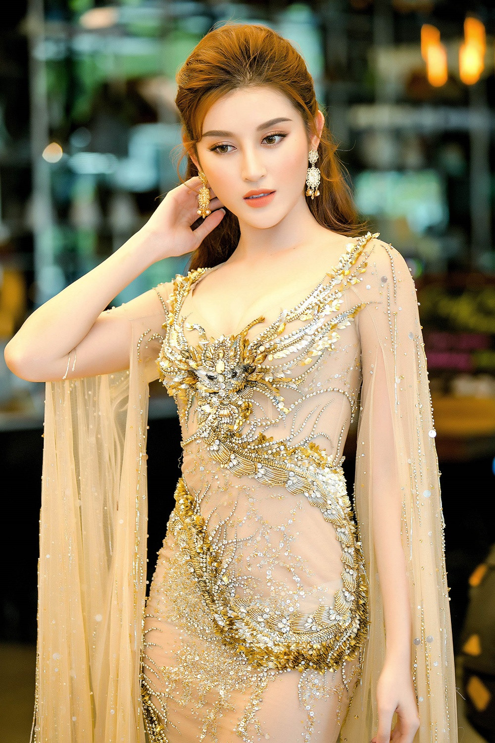 Huyền My "đọ sắc" cùng mỹ nhân "Hoa hậu Thế giới" và "Hoa hậu Hoàn vũ" ảnh 1