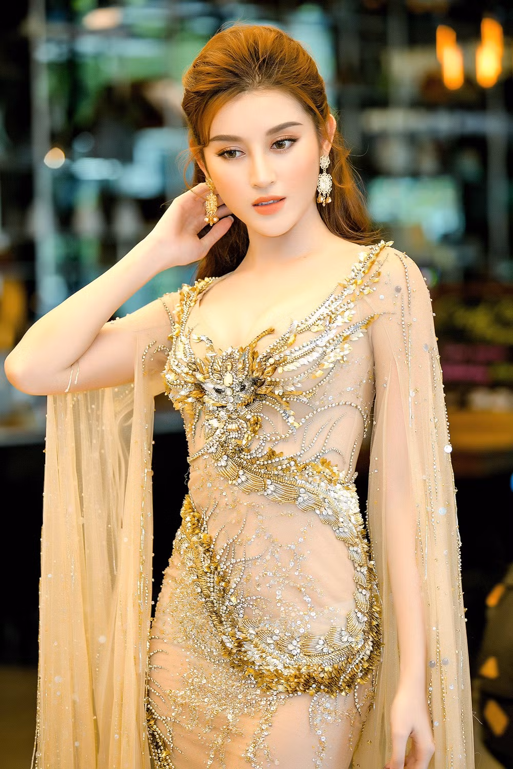 Huyền My "đọ sắc" cùng mỹ nhân "Hoa hậu Thế giới" và "Hoa hậu Hoàn vũ" ảnh 1
