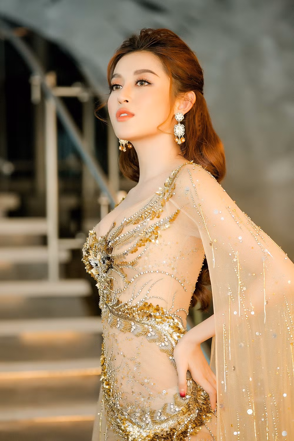 Huyền My "đọ sắc" cùng mỹ nhân "Hoa hậu Thế giới" và "Hoa hậu Hoàn vũ" ảnh 6