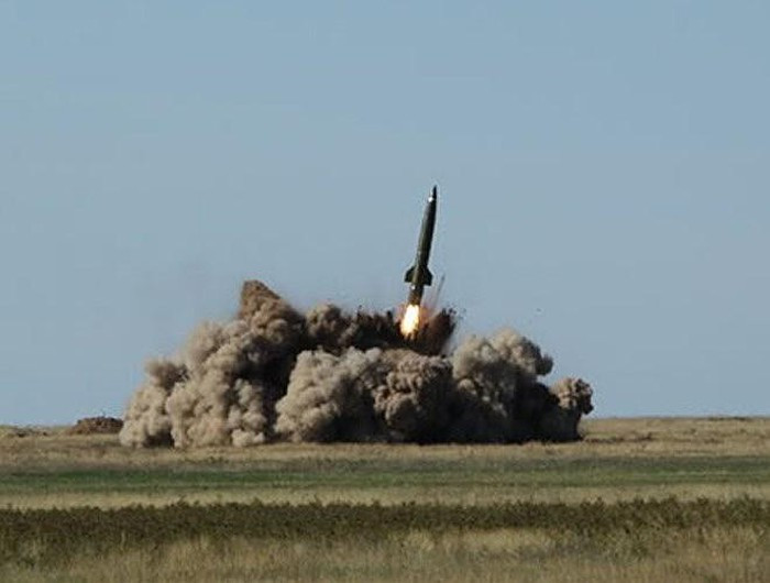 Công việc nghiên cứu Tochka được bắt đầu vào năm 1968 và hoàn thành trong năm 1973, tuy nhiên phải đến năm 1976 nó mới chính thức được biên chế cho Quân đội Xô viết.