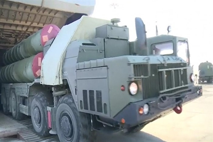 Tuy nhận S-400 nhưng Trung Quốc vẫn chưa thể vận hành cho tới khi bổ sung thay thế những thiết bị bị hư hỏng do bão