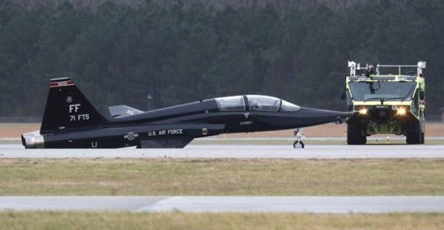 Chiếc máy bay mới gặp nạn