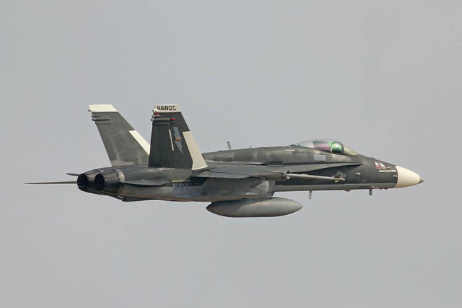 Tiêm kích F/A-18 đóng giả Su-30SM của Nga