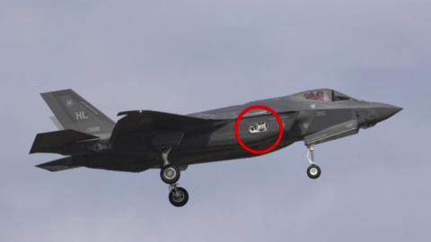 Hình ảnh chiếc máy bay F-35 bị "lột vỏ"