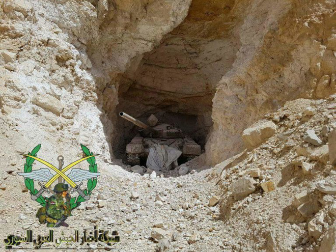 Xe tăng T-62M vừa bị quân đội Syria thu giữ Xe tăng T-62M vừa bị quân đội Syria thu giữ