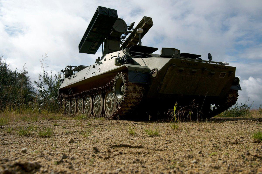 Tên lửa đạt vận tốc 1.020 m/s; xác suất tiêu diệt mục tiêu 35 - 85% tùy độ cao, nhược điểm của Osa là nó không thể bắn khi đang di chuyển.